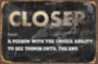 CLOSER черный серый белый мотивационная надпись на металле табличка на металле 