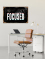 STAY FOCUSED надпись на металле черный белый серый табличка на металле 