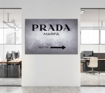 Картина Мода PRADA MARFA интерьерный принт вывеска серый черный белый - печать на холсте